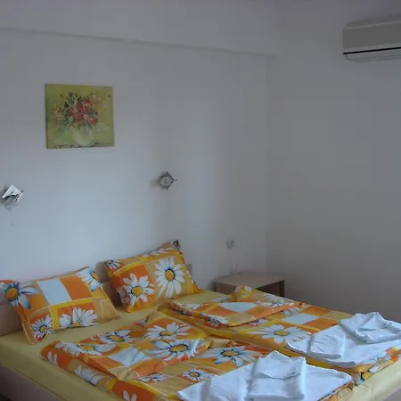 Отель Eleni Palace