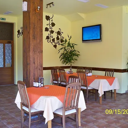 Отель Eleni Palace